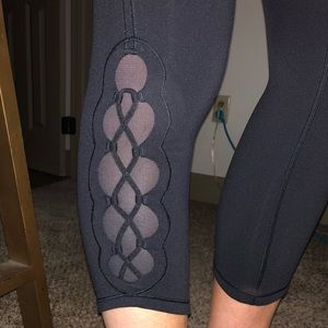 Lululemon black crop leggings
